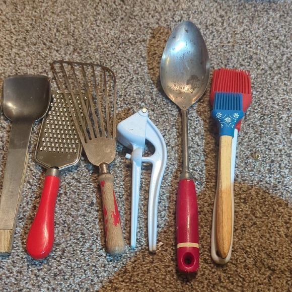 Colorful Kitchen Utensil Set - Picture 1 of 2